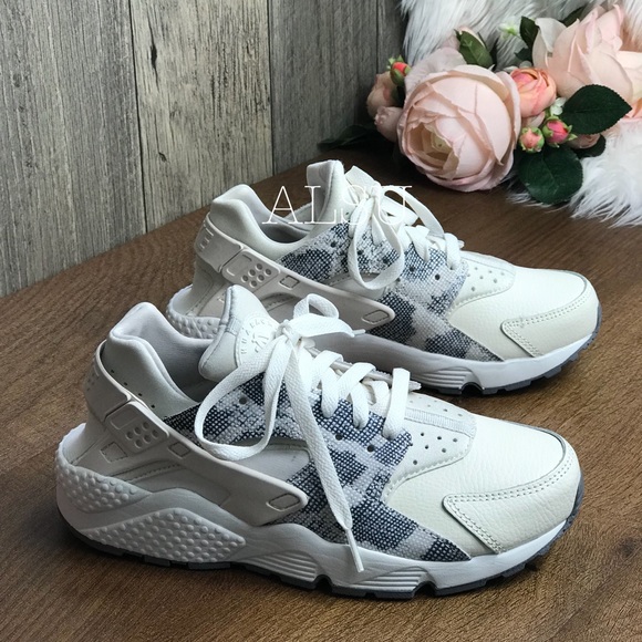Nike Air Huarache Run PRM Phantom Summit White W - Picture 2 of 7